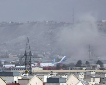 काबुल एयरपोर्ट पर जबरदस्त विस्फोट
