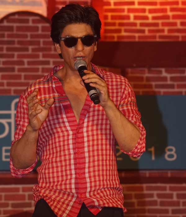 ...तो इसलिए सह अभिनेत्रियों की शादी पर भावुक हो जाते हैं शाहरुख ...तो इसलिए सह अभिनेत्रियों की शादी पर भावुक हो जाते हैं शाहरुख