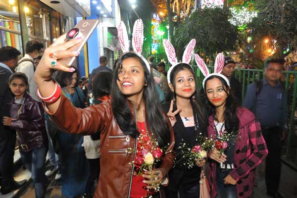 PICS: दुनियाभर में ऐसे किया गया नए साल का स्वागत