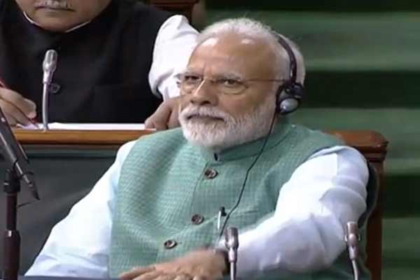 बजट झलकियां: लगे ‘मोदी, मोदी’ के नारे बजट झलकियां: लगे ‘मोदी, मोदी’ के नारे