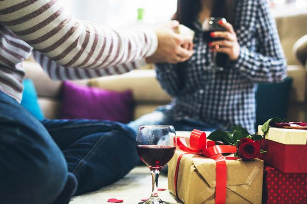 Valentine Day: प्यार जताने का नायाब तरीका... Valentine Day: प्यार जताने का नायाब तरीका...