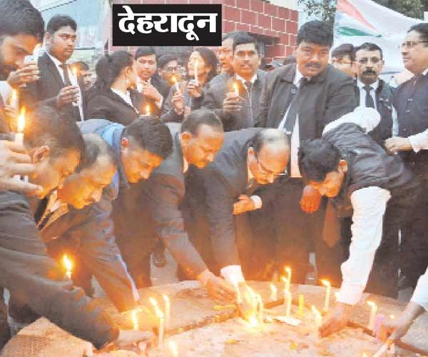 सहारा इंडिया परिवार ने पुलवामा शहीदों को दी श्रद्धांजलि