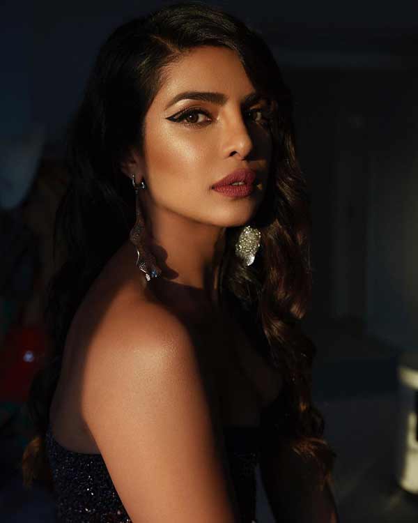 Photos: प्रियंका चोपड़ा ने Cannes में किया अपना डेब्यू