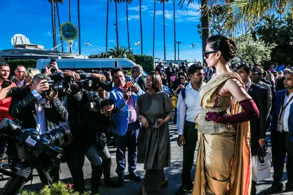 PICS: Cannes में कंगना की कांजीवरम ने सबको लुभाया