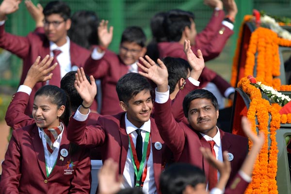 राजपथ पर दिखा देश की सैन्य शक्ति का नजारा, देखिए तस्वीरें