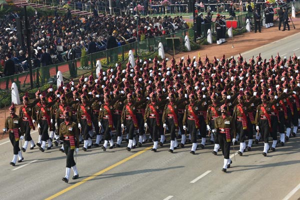 राजपथ पर दिखा देश की सैन्य शक्ति का नजारा, देखिए तस्वीरें राजपथ पर दिखा देश की सैन्य शक्ति का नजारा, देखिए तस्वीरें
