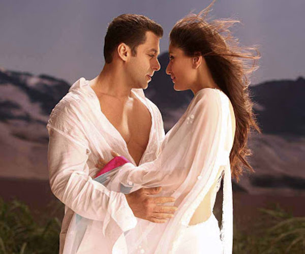 सलमान के ईदी के बिना फीकी रहेगी ईद, देखें पिछली ईदी की झलक सलमान के ईदी के बिना फीकी रहेगी ईद, देखें पिछली ईदी की झलक