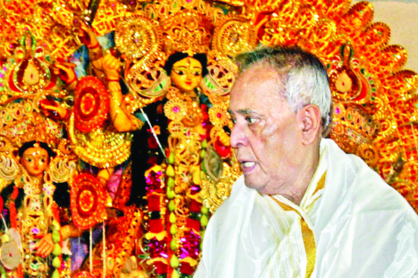तस्वीरों में प्रणब दा के कुछ यादगार पल तस्वीरों में प्रणब दा के कुछ यादगार पल