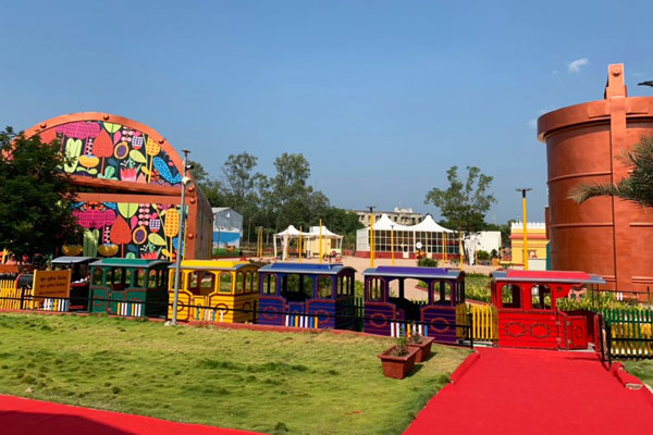 PICS: पीएम मोदी ने आरोग्य वन, एकता मॉल और पोषक पार्क का किया उद्घाटन, जानिए इनकी खासियत PICS: पीएम मोदी ने आरोग्य वन, एकता मॉल और पोषक पार्क का किया उद्घाटन, जानिए इनकी खासियत