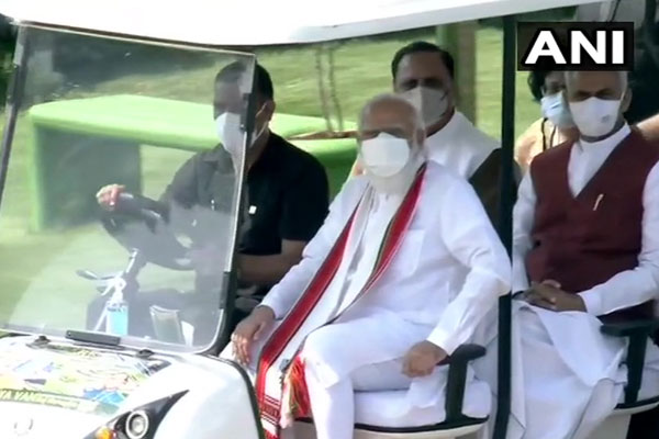 PICS: पीएम मोदी ने आरोग्य वन, एकता मॉल और पोषक पार्क का किया उद्घाटन, जानिए इनकी खासियत PICS: पीएम मोदी ने आरोग्य वन, एकता मॉल और पोषक पार्क का किया उद्घाटन, जानिए इनकी खासियत