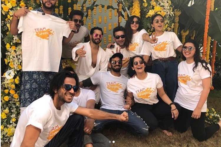वरुण धवन ने नताशा संग लिए सात फेरे, शेयर की शादी की पहली तस्वीर वरुण धवन ने नताशा संग लिए सात फेरे, शेयर की शादी की पहली तस्वीर
