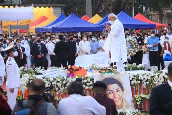 नहीं रहीं भारत की स्वर कोकिला नहीं रहीं भारत की स्वर कोकिला