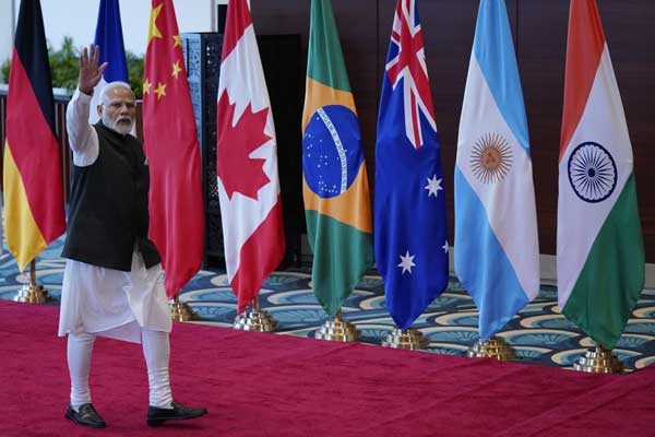 G20 Summit: मोदी ने भारत मंडपम में विश्व नेताओं का किया स्वागत G20 Summit: मोदी ने भारत मंडपम में विश्व नेताओं का किया स्वागत