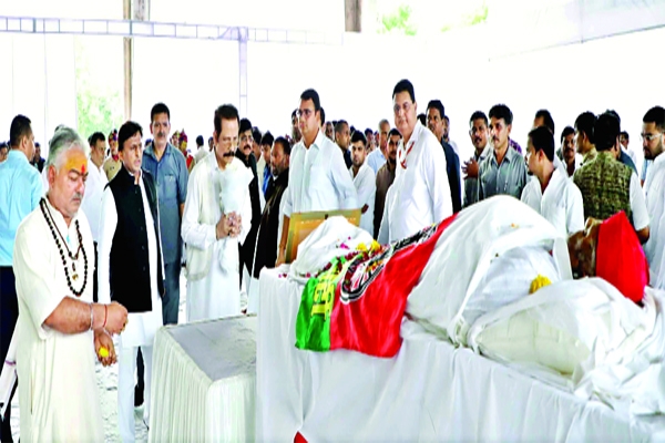 नेताजी को अंतिम विदाई नेताजी को अंतिम विदाई