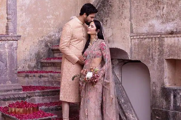 कैटरीना-विक्की ने शेयर की खूबसूरत तस्वीरें कैटरीना-विक्की ने शेयर की खूबसूरत तस्वीरें