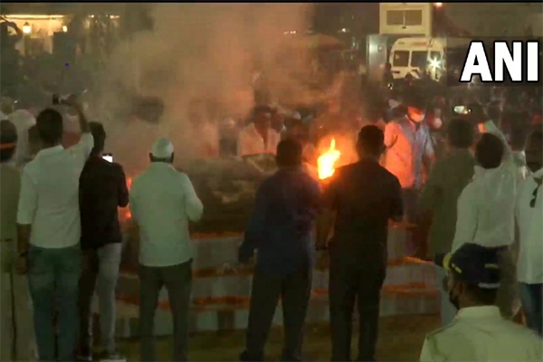 नहीं रहीं भारत की स्वर कोकिला नहीं रहीं भारत की स्वर कोकिला