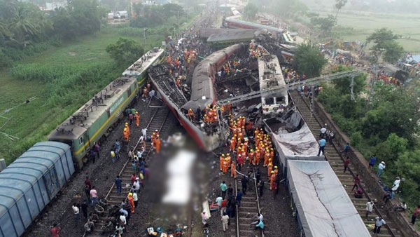 ओडिशा रेल हादसे की दर्दनाक तस्वीरें