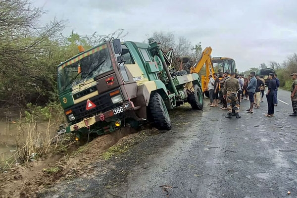 बिपरजॉय ने मचाई तबाही बिपरजॉय ने मचाई तबाही