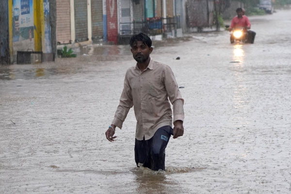 बिपरजॉय ने मचाई तबाही बिपरजॉय ने मचाई तबाही