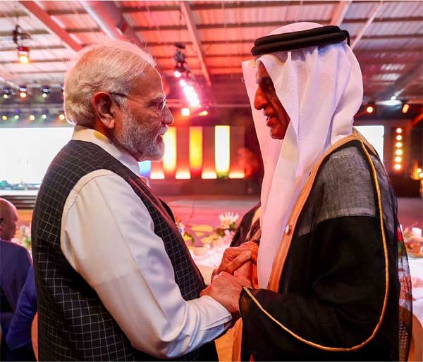 BRICS में डिनर के दौरान PM Modi की विश्व नेताओं के साथ ताजा तस्वीरें