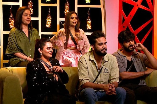 एल्विश या अभिषेक, किसे मिलेगी OTT 2 की ट्रॉफी एल्विश या अभिषेक, किसे मिलेगी OTT 2 की ट्रॉफी