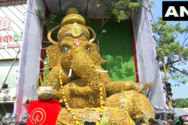 कोने-कोने में गणपति बाप्पा की गूंज कोने-कोने में गणपति बाप्पा की गूंज