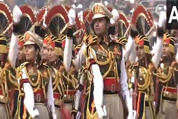 तस्वीरों में देखें परेड की झलक