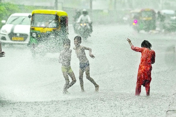 पूरे देश में पानी ही पानी