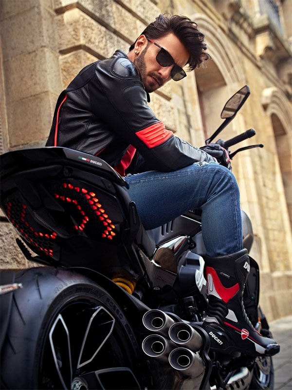 Ducati India ने रणवीर सिंह को बनाया ब्रांड एंबेसडर Ducati India ने रणवीर सिंह को बनाया ब्रांड एंबेसडर
