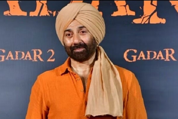 कारगिल दिवस पर सनी देओल अमीषा पटेल की कारगिल दिवस पर सनी देओल अमीषा पटेल की