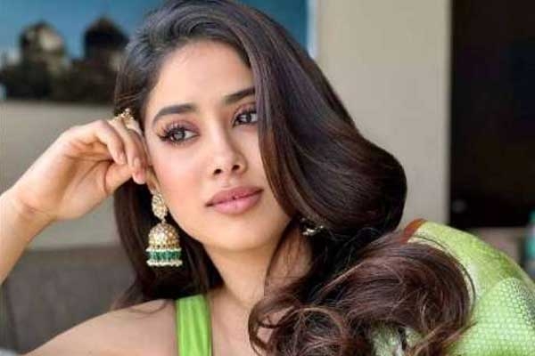 हाई स्टैंडर्ड का होना नखरेबाजी नहीं : जान्हवी कपूर हाई स्टैंडर्ड का होना नखरेबाजी नहीं : जान्हवी कपूर