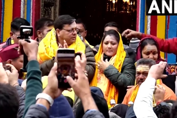 केदारनाथ: बाबा केदार के खुले कपाट, उमड़ा श्रद्धालुओं का सैलाब