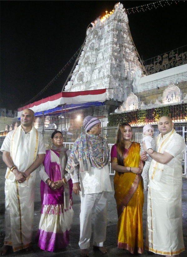 तेजस्वी ने बेटी का मुंडन कराया, शेयर की तस्वीर