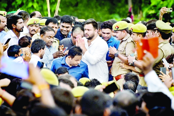 नेताजी को अंतिम विदाई नेताजी को अंतिम विदाई