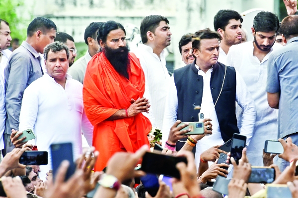 नेताजी को अंतिम विदाई