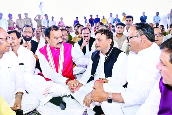 नेताजी को अंतिम विदाई नेताजी को अंतिम विदाई