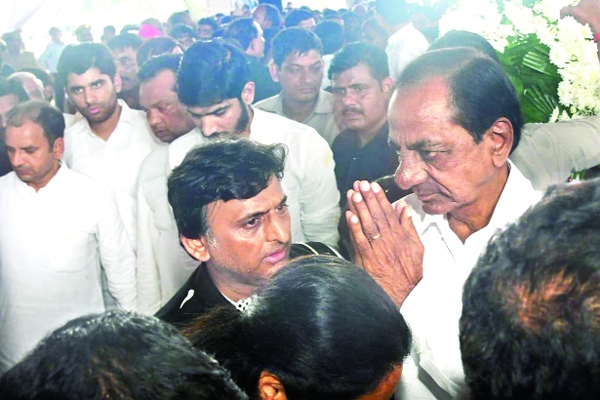नेताजी को अंतिम विदाई नेताजी को अंतिम विदाई
