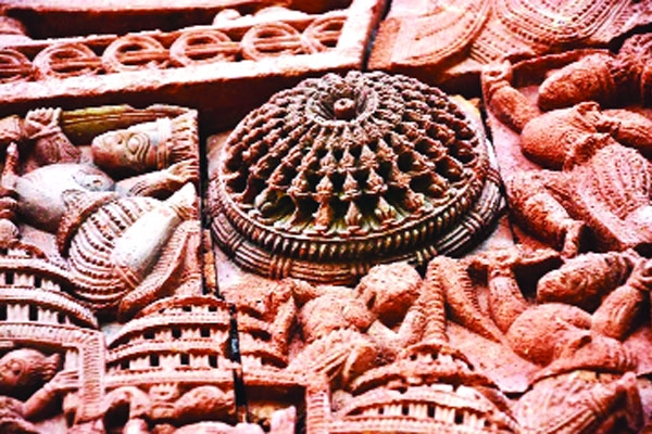108 ऐतिहासिक मंदिरों और तालाबों वाला अनूठा गांव मलूटी 108 ऐतिहासिक मंदिरों और तालाबों वाला अनूठा गांव मलूटी