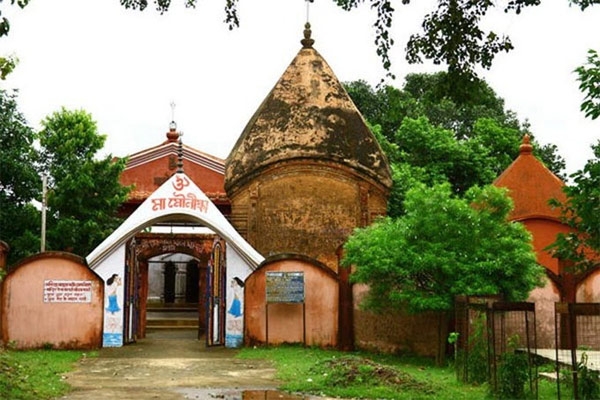 108 ऐतिहासिक मंदिरों और तालाबों वाला अनूठा गांव मलूटी 108 ऐतिहासिक मंदिरों और तालाबों वाला अनूठा गांव मलूटी