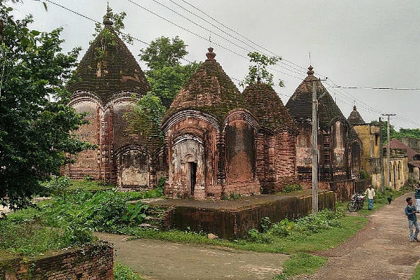 108 ऐतिहासिक मंदिरों और तालाबों वाला अनूठा गांव मलूटी