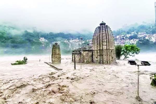 पूरे देश में पानी ही पानी