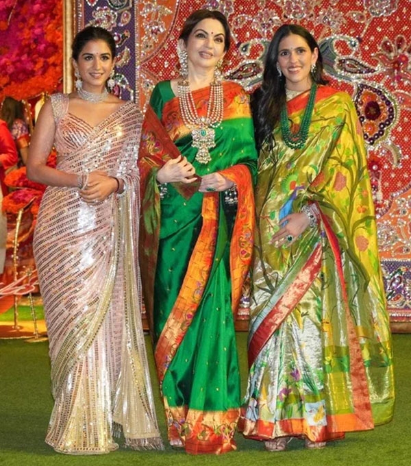 मुकेश अंबानी के घर गणेश उत्सव, उमड़ा बॉलीवुड मुकेश अंबानी के घर गणेश उत्सव, उमड़ा बॉलीवुड