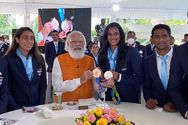 ओलंपिक खिलाड़ियों से नाश्ते पर मिले पीएम मोदी ओलंपिक खिलाड़ियों से नाश्ते पर मिले पीएम मोदी