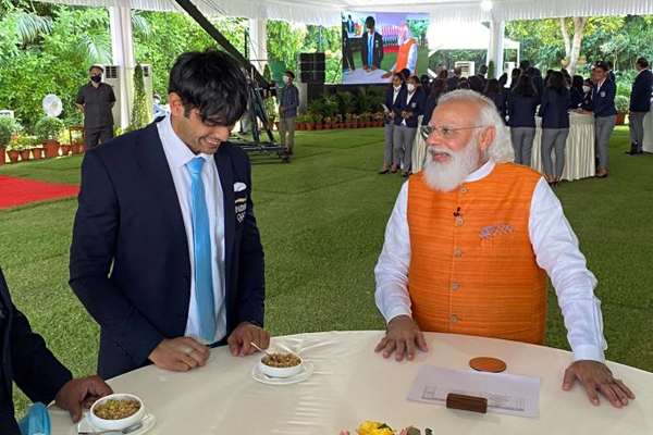 ओलंपिक खिलाड़ियों से नाश्ते पर मिले पीएम मोदी ओलंपिक खिलाड़ियों से नाश्ते पर मिले पीएम मोदी