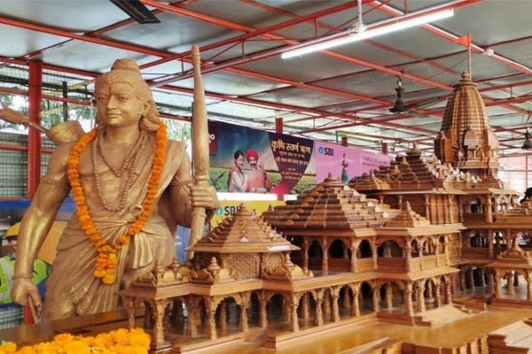 राम मंदिर के उद्घटान में शामिल होंगे ये सितारे राम मंदिर के उद्घटान में शामिल होंगे ये सितारे
