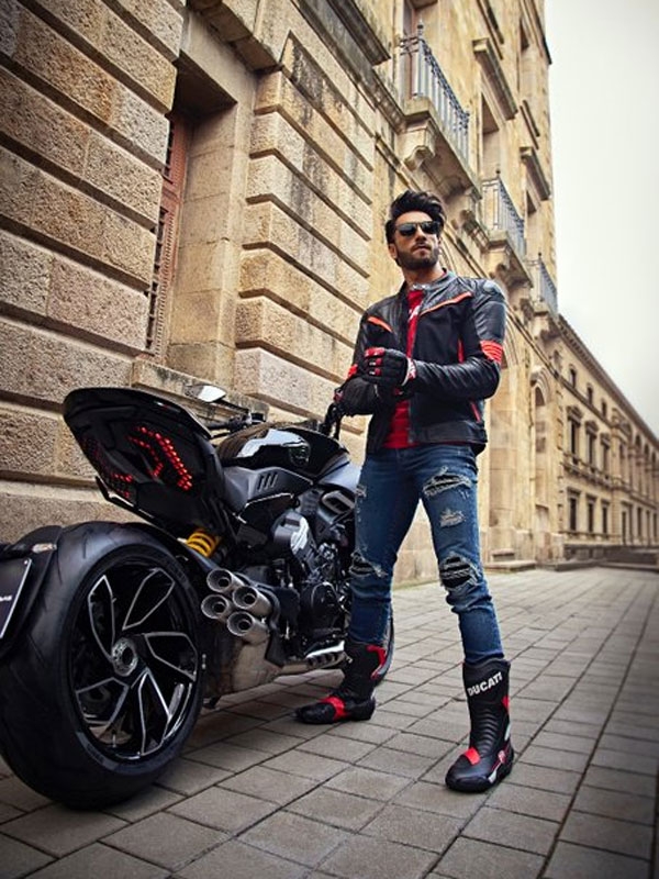 Ducati India ने रणवीर सिंह को बनाया ब्रांड एंबेसडर Ducati India ने रणवीर सिंह को बनाया ब्रांड एंबेसडर