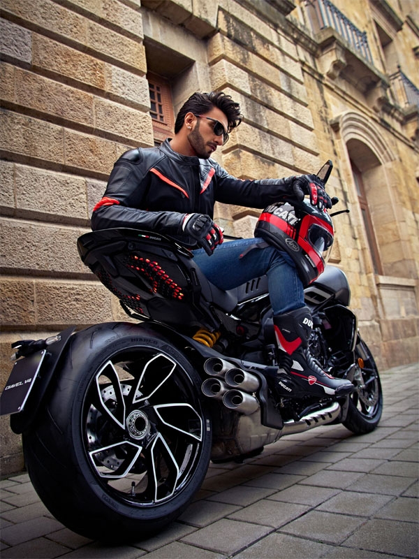 Ducati India ने रणवीर सिंह को बनाया ब्रांड एंबेसडर Ducati India ने रणवीर सिंह को बनाया ब्रांड एंबेसडर