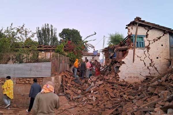 नेपाल में भूकंप से त्रासती