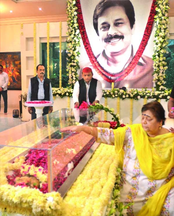 सहारा शहर में दिग्गजों ने दी सहाराश्री को श्रद्धांजलि