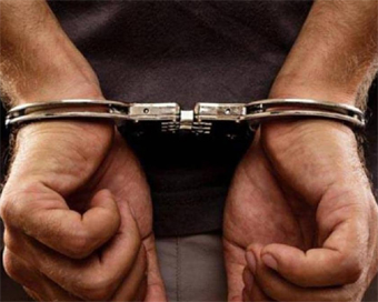 जम्मू-कश्मीर में बैंक डकैती का प्रयास करते 2 गिरफ्तार